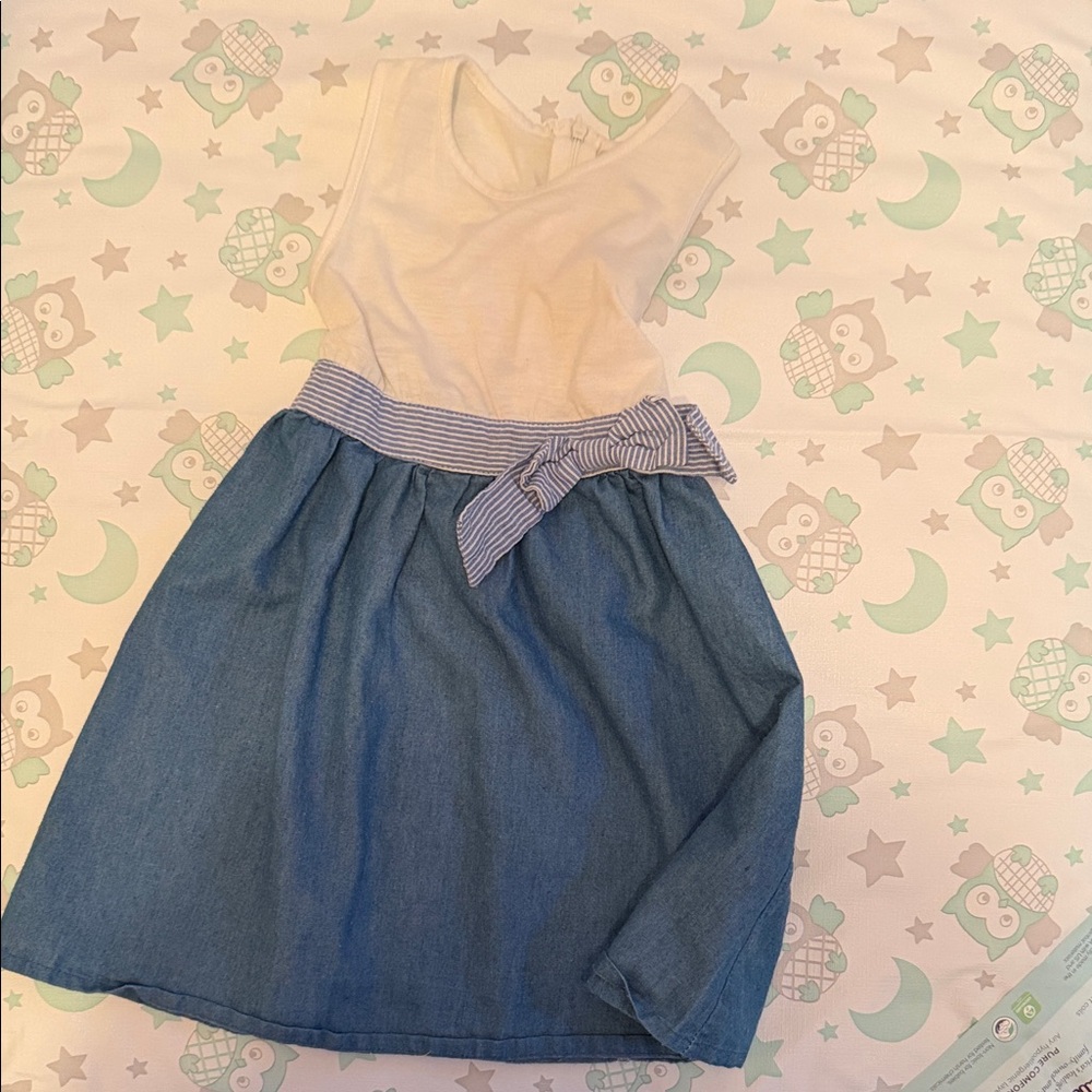 White and Blue Sleeveless Dress with Striped Bow